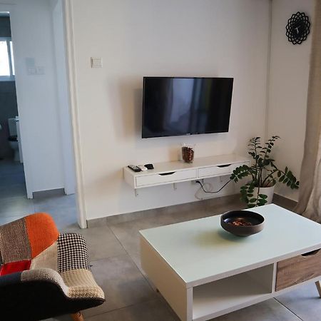 Alex'S Vacation Suite - 100M From The Beach - 6 Guests 파포스 외부 사진