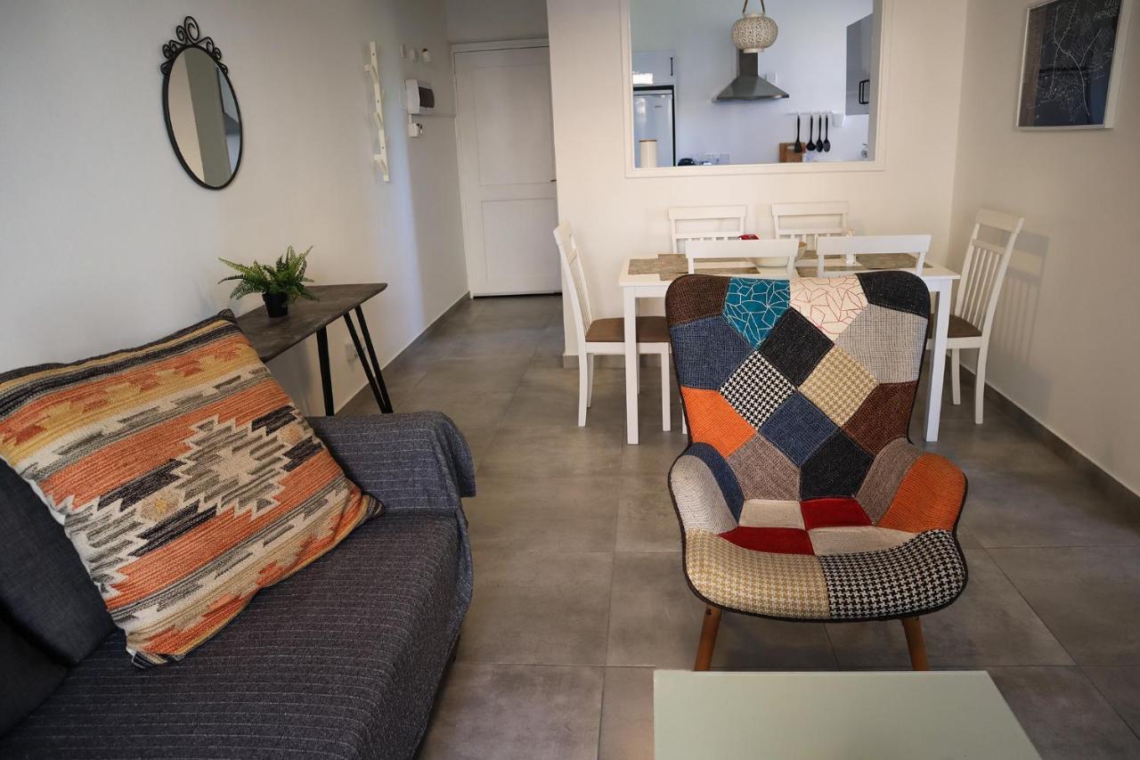 Alex'S Vacation Suite - 100M From The Beach - 6 Guests 파포스 외부 사진