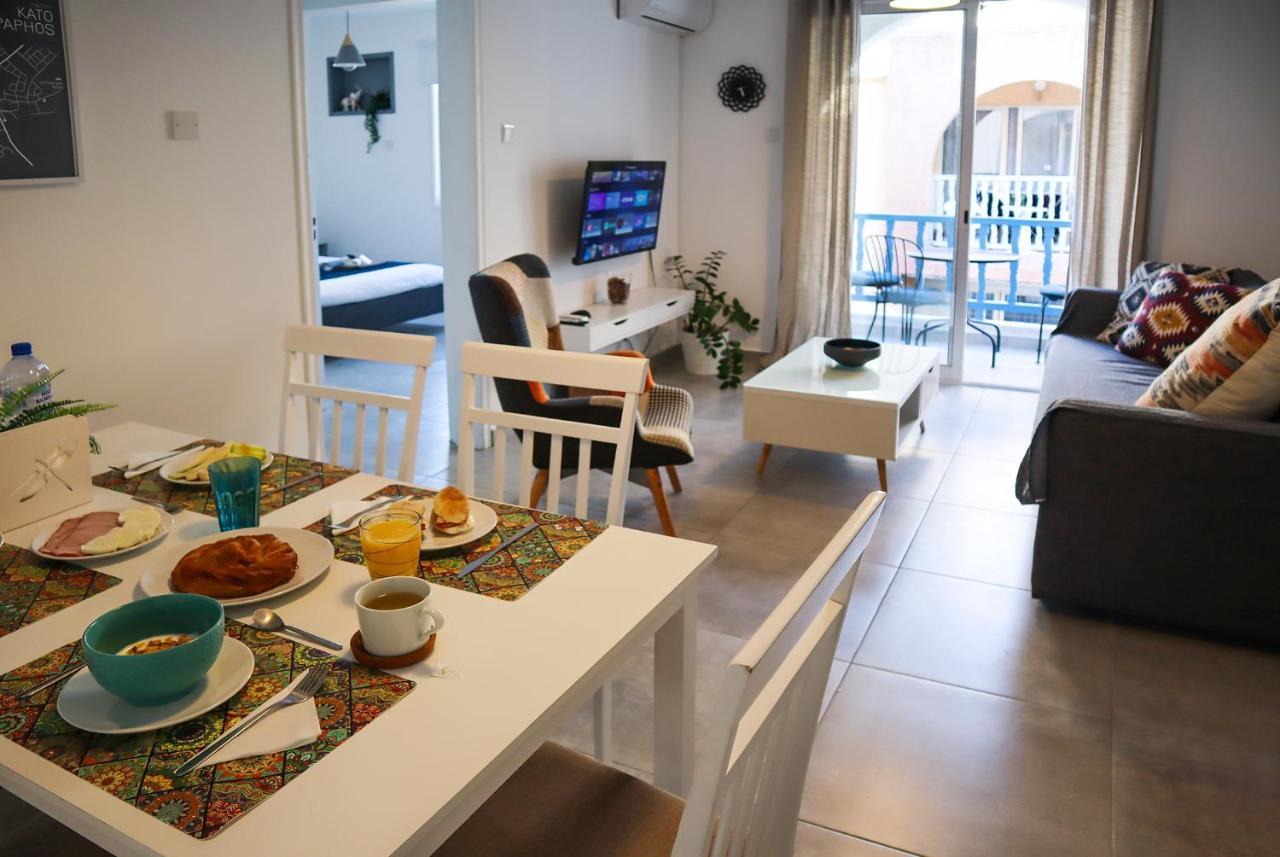 Alex'S Vacation Suite - 100M From The Beach - 6 Guests 파포스 외부 사진