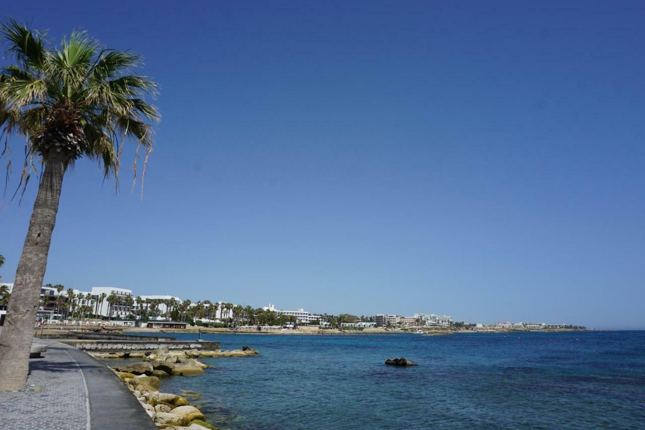 Alex'S Vacation Suite - 100M From The Beach - 6 Guests 파포스 외부 사진