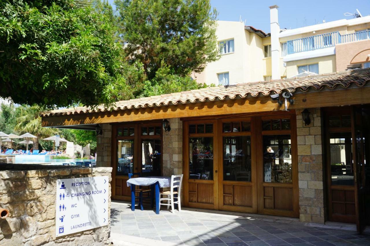 Alex'S Vacation Suite - 100M From The Beach - 6 Guests 파포스 외부 사진